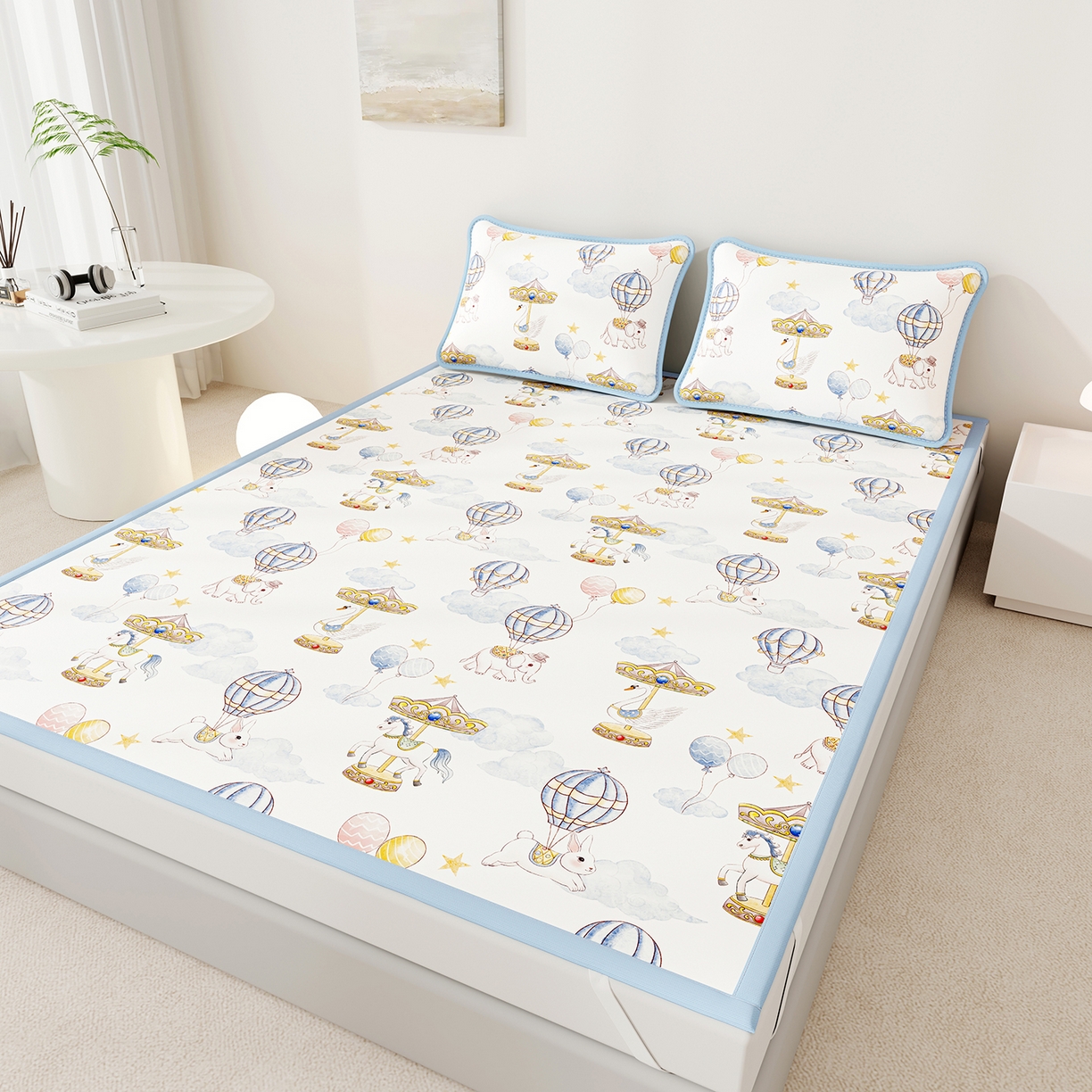 91家纺网 家纺一手货源 找家纺 奇丝雅 2026A类数码印花大版卡通冰丝凉席双人席可机洗学生宿舍空调软席三件套三明治网底 萌象木马