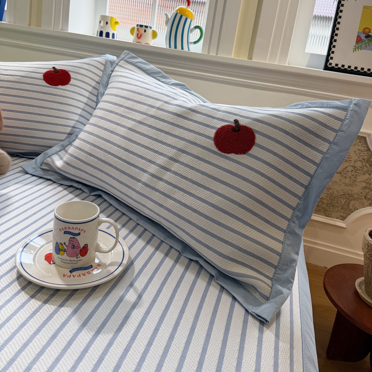 91家纺网 家纺一手货源 找家纺 雅居纺家纺 2026春夏新款PE凉感提花绣花凉席席子 平席-蓝条狗狗