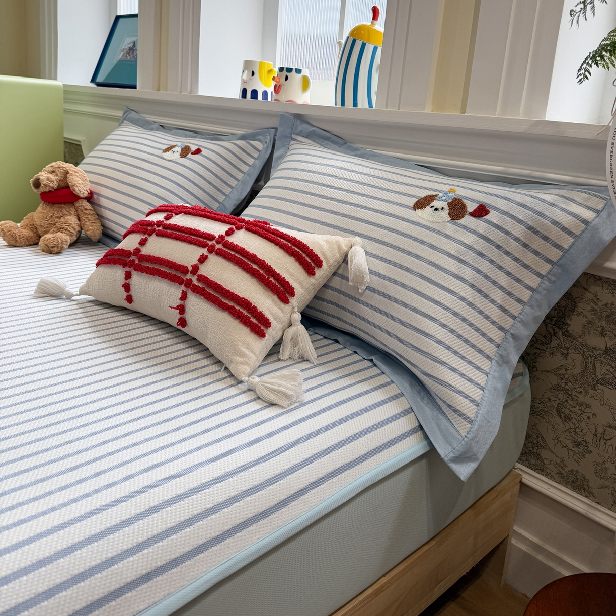 91家纺网 家纺一手货源 找家纺 雅居纺家纺 2026春夏新款PE凉感提花绣花凉席席子 床笠款-狗狗家族