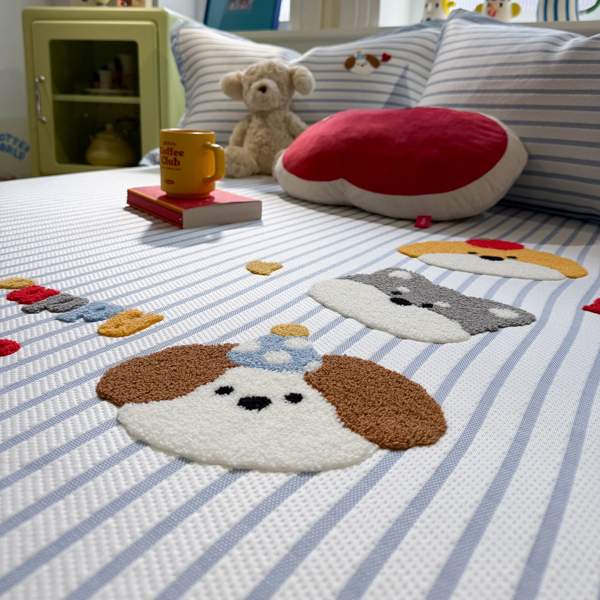 91家纺网 家纺一手货源 找家纺 雅居纺家纺 2026春夏新款PE凉感提花绣花凉席席子 平席-狗狗家族