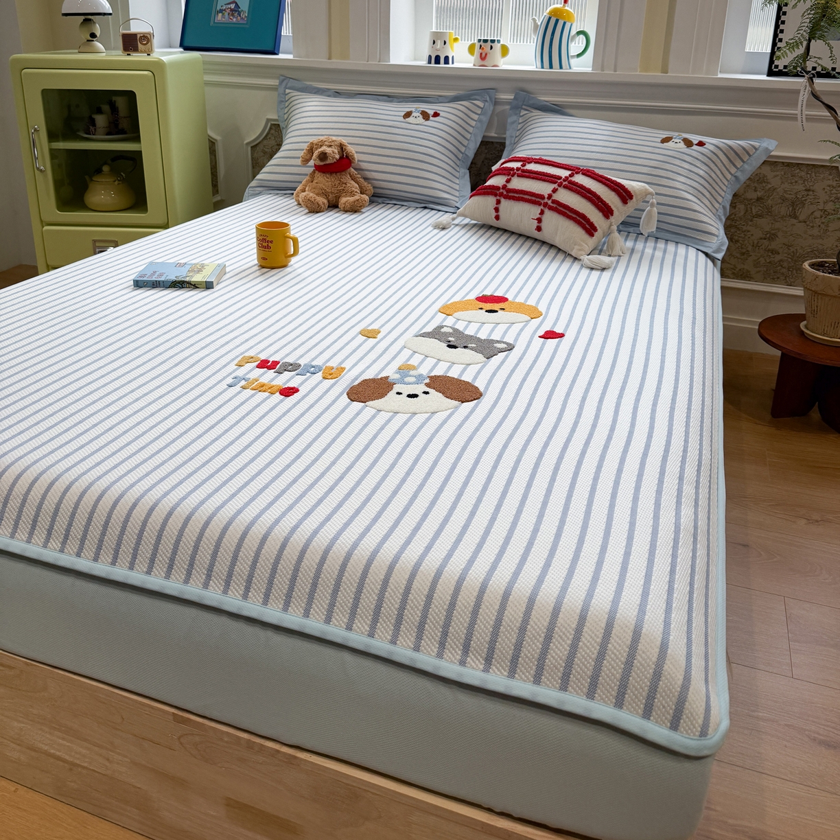 91家纺网 家纺一手货源 找家纺 雅居纺家纺 2026春夏新款PE凉感提花绣花凉席席子 床笠款-狗狗家族