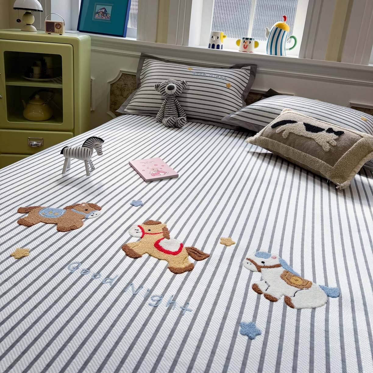 91家纺网 家纺一手货源 找家纺 雅居纺家纺 2026春夏新款PE凉感提花绣花凉席席子 平席-马上有钱