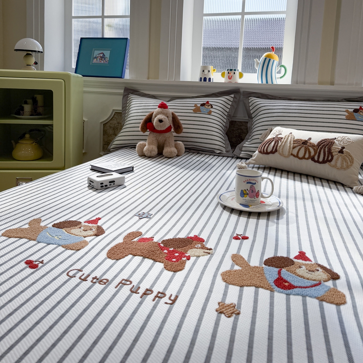 91家纺网 家纺一手货源 找家纺 雅居纺家纺 2026春夏新款PE凉感提花绣花凉席席子 平席-灰条开心狗