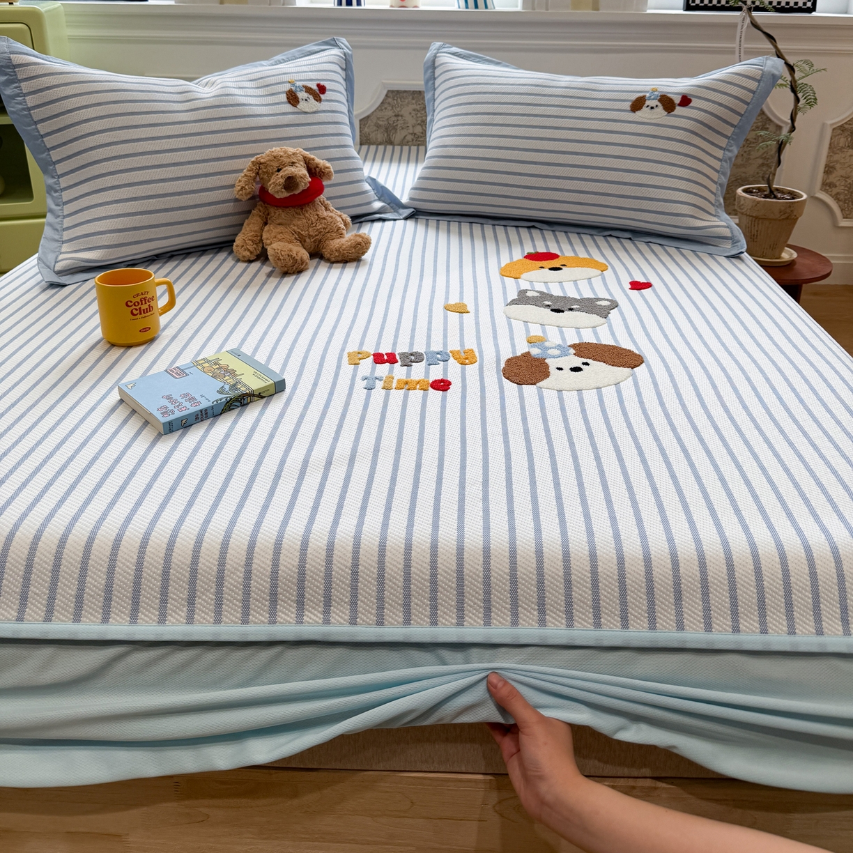 91家纺网 家纺一手货源 找家纺 雅居纺家纺 2026春夏新款PE凉感提花绣花凉席席子 床笠款-狗狗家族