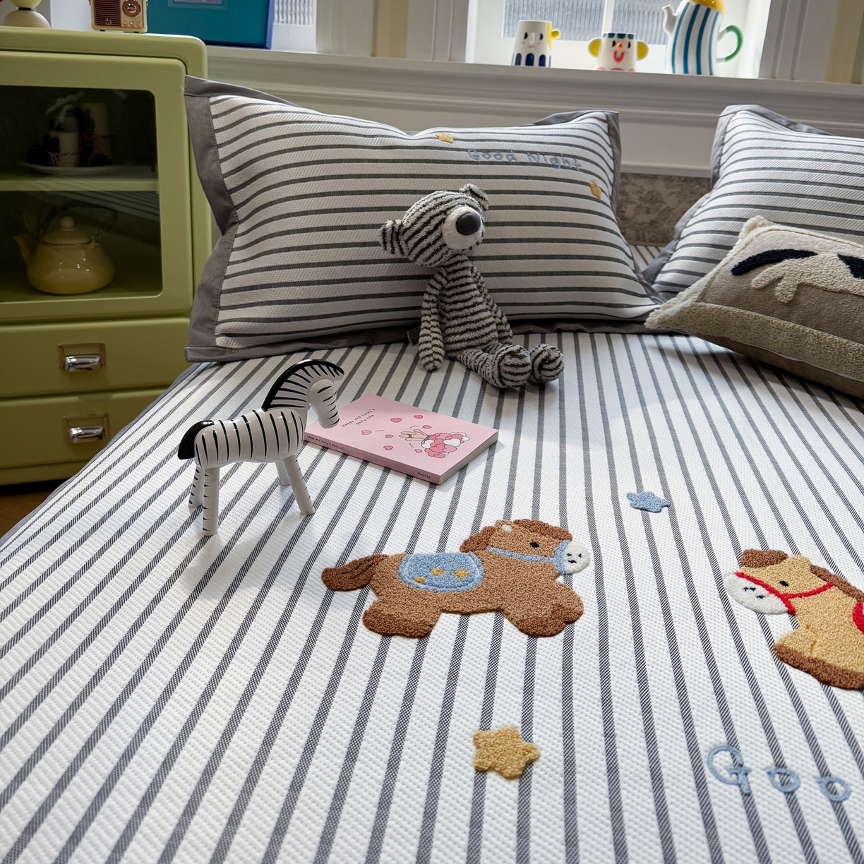 91家纺网 家纺一手货源 找家纺 雅居纺家纺 2026春夏新款PE凉感提花绣花凉席席子 平席-马上有钱