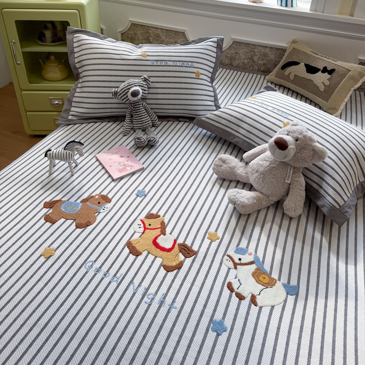 91家纺网 家纺一手货源 找家纺 雅居纺家纺 2026春夏新款PE凉感提花绣花凉席席子 平席-马上有钱