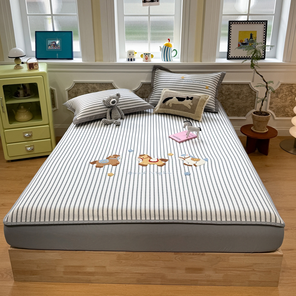 91家纺网 家纺一手货源 找家纺 雅居纺家纺 2026春夏新款PE凉感提花绣花凉席席子 床笠款-马上有钱