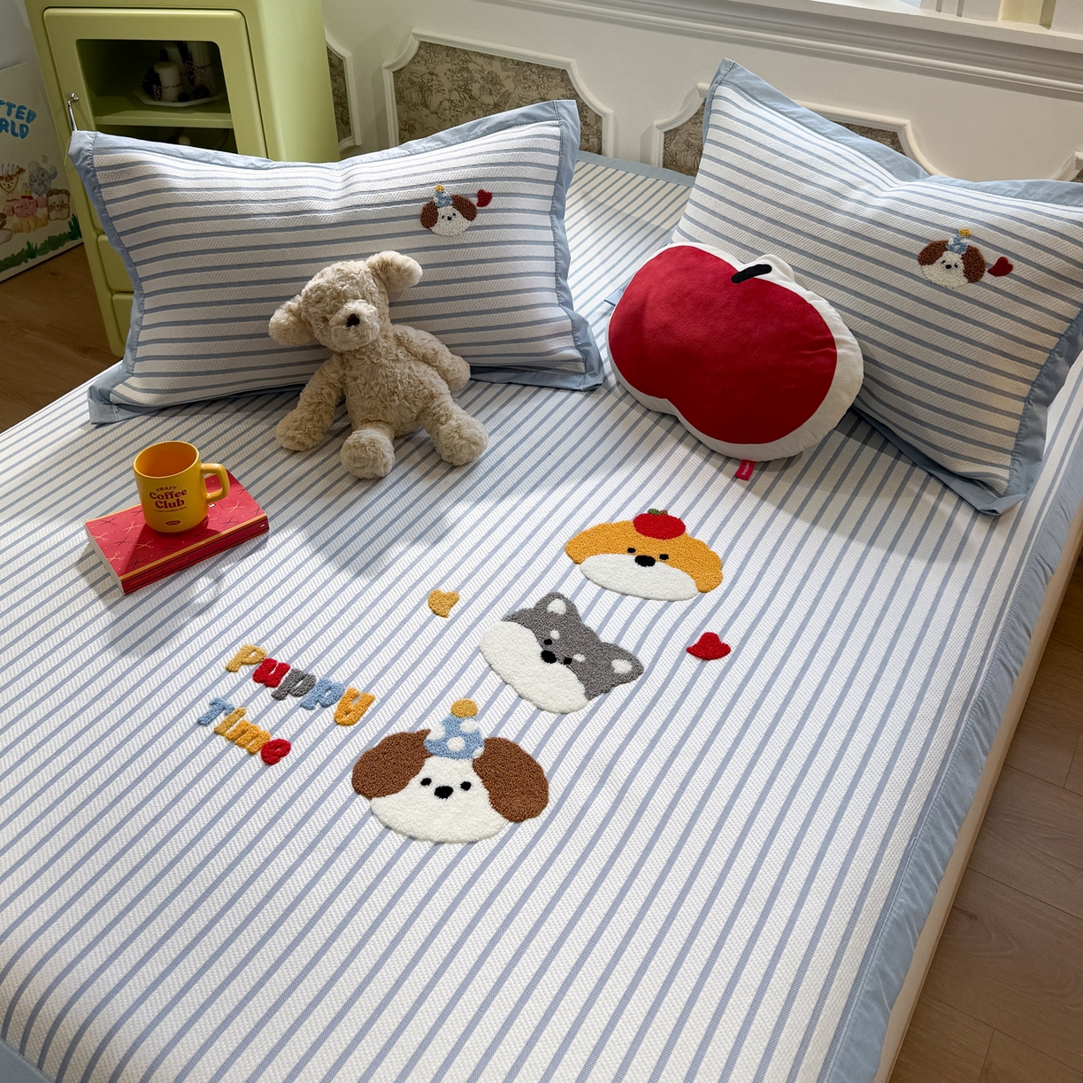 91家纺网 家纺一手货源 找家纺 雅居纺家纺 2026春夏新款PE凉感提花绣花凉席席子 平席-狗狗家族