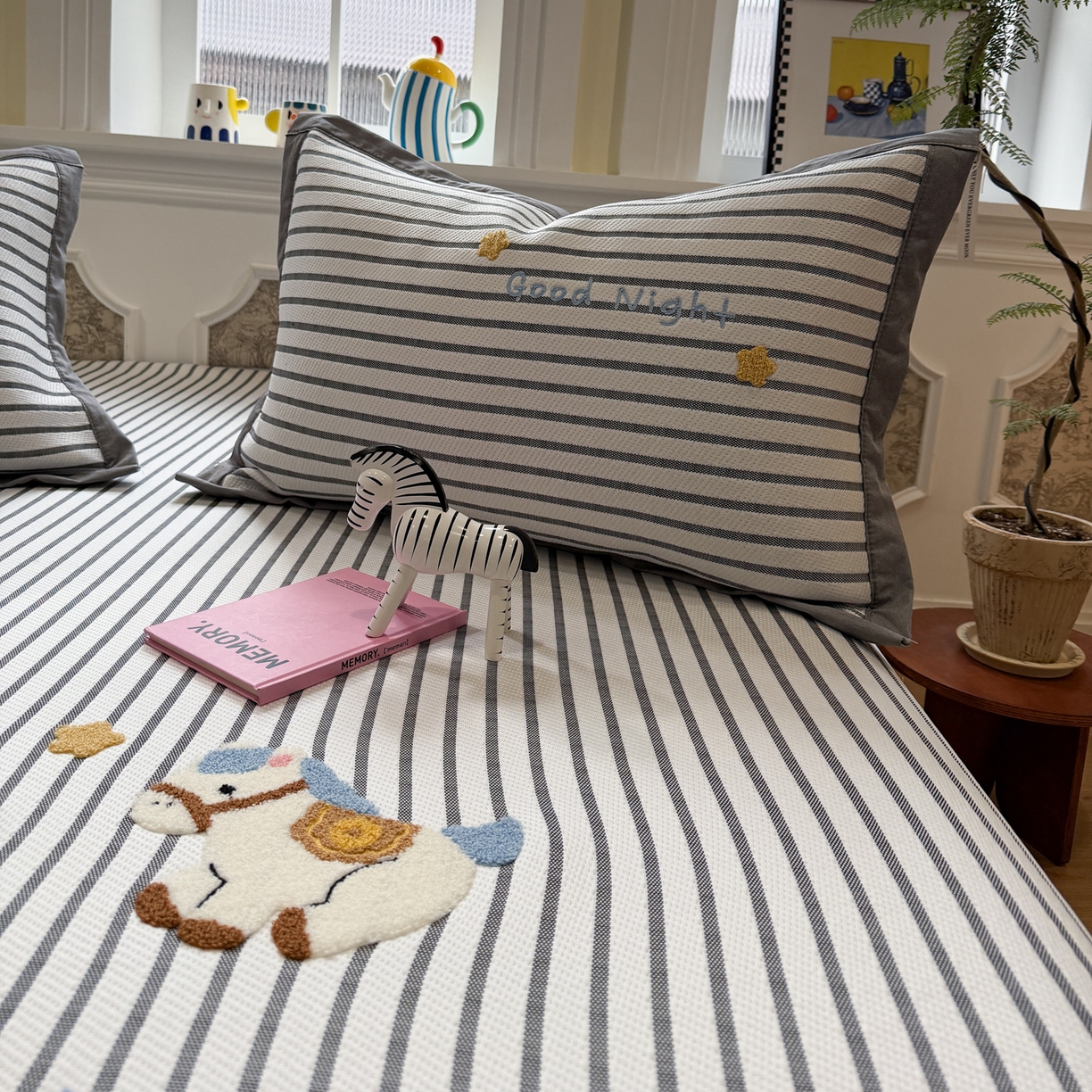 91家纺网 家纺一手货源 找家纺 雅居纺家纺 2026春夏新款PE凉感提花绣花凉席席子 床笠款-马上有钱