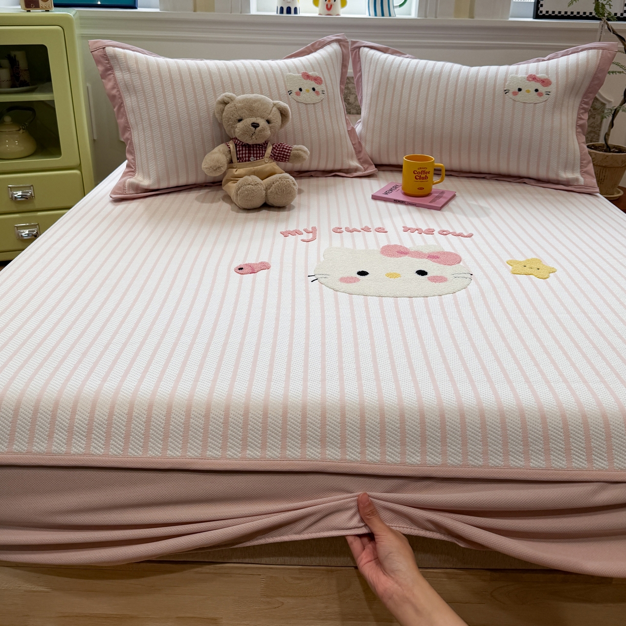 91家纺网 家纺一手货源 找家纺 雅居纺家纺 2026春夏新款PE凉感提花绣花凉席席子 床笠款-爱恋猫咪