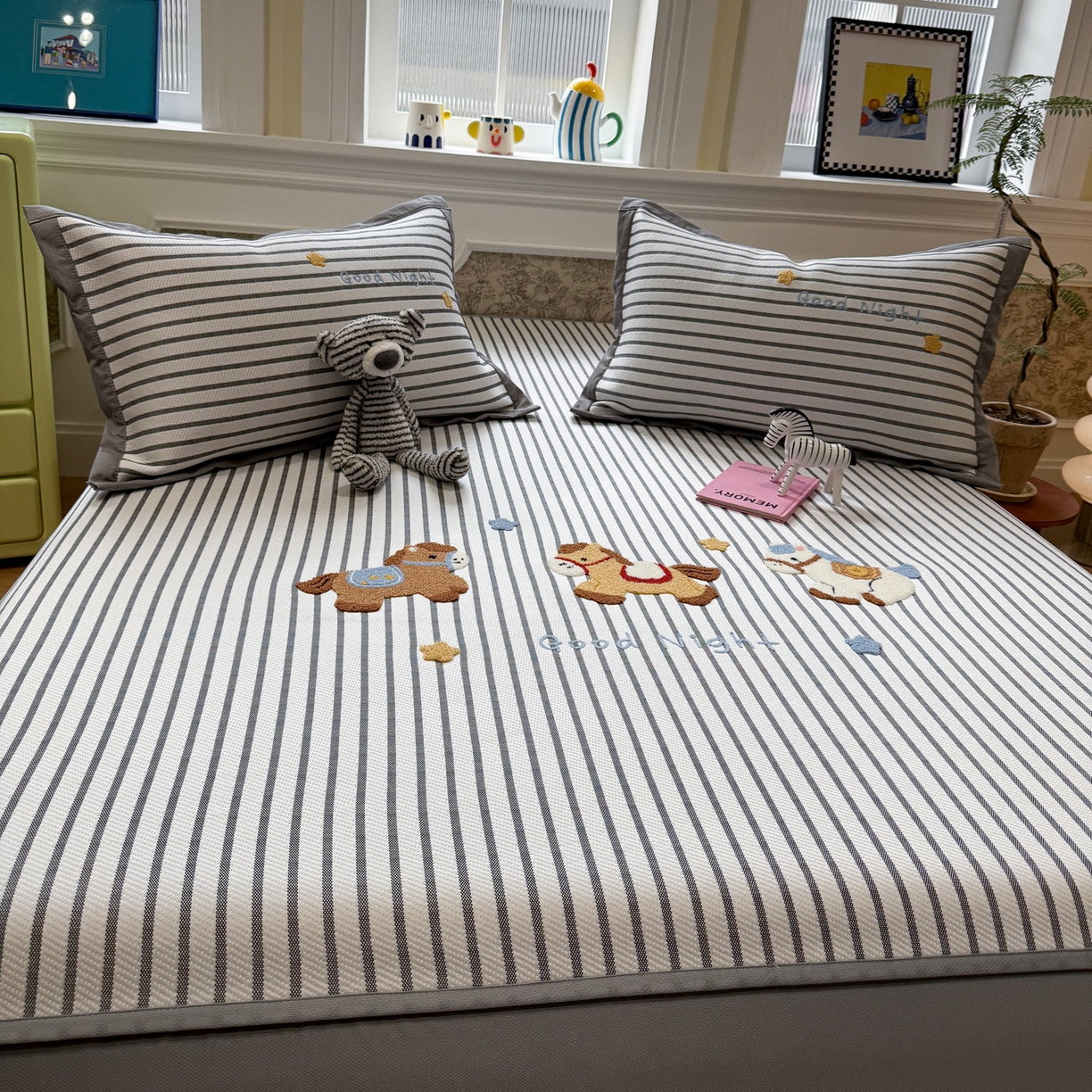 91家纺网 家纺一手货源 找家纺 雅居纺家纺 2026春夏新款PE凉感提花绣花凉席席子 床笠款-马上有钱