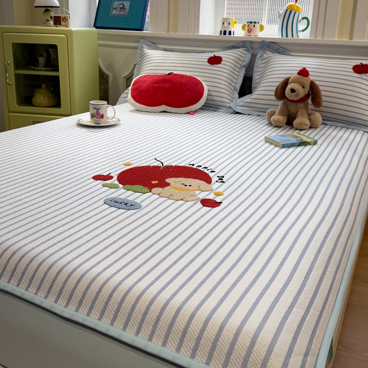 91家纺网 家纺一手货源 找家纺 雅居纺家纺 2026春夏新款PE凉感提花绣花凉席席子 床笠款-蓝条狗狗