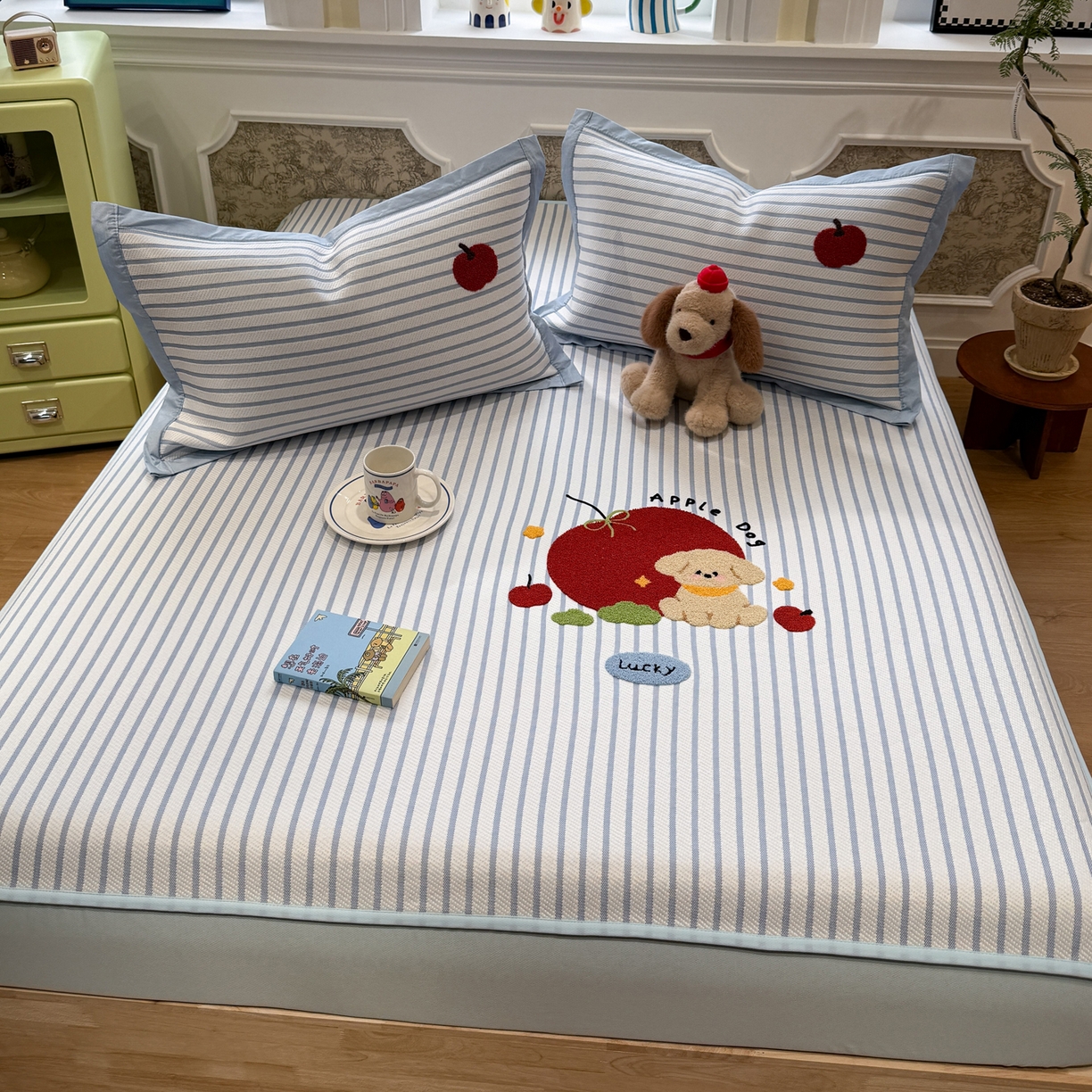 91家纺网 家纺一手货源 找家纺 雅居纺家纺 2026春夏新款PE凉感提花绣花凉席席子 床笠款-蓝条狗狗