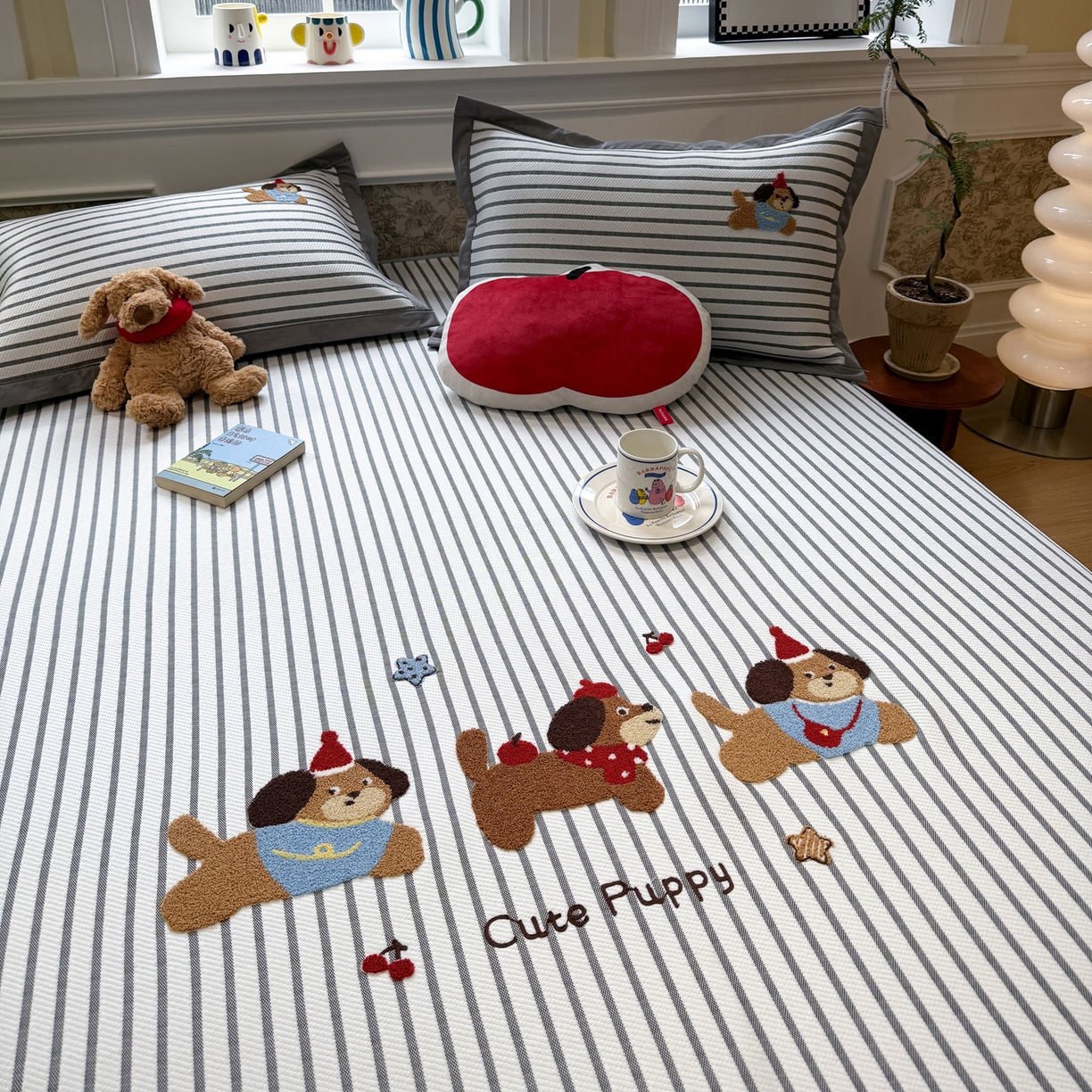 91家纺网 家纺一手货源 找家纺 雅居纺家纺 2026春夏新款PE凉感提花绣花凉席席子 床笠款-灰条开心狗