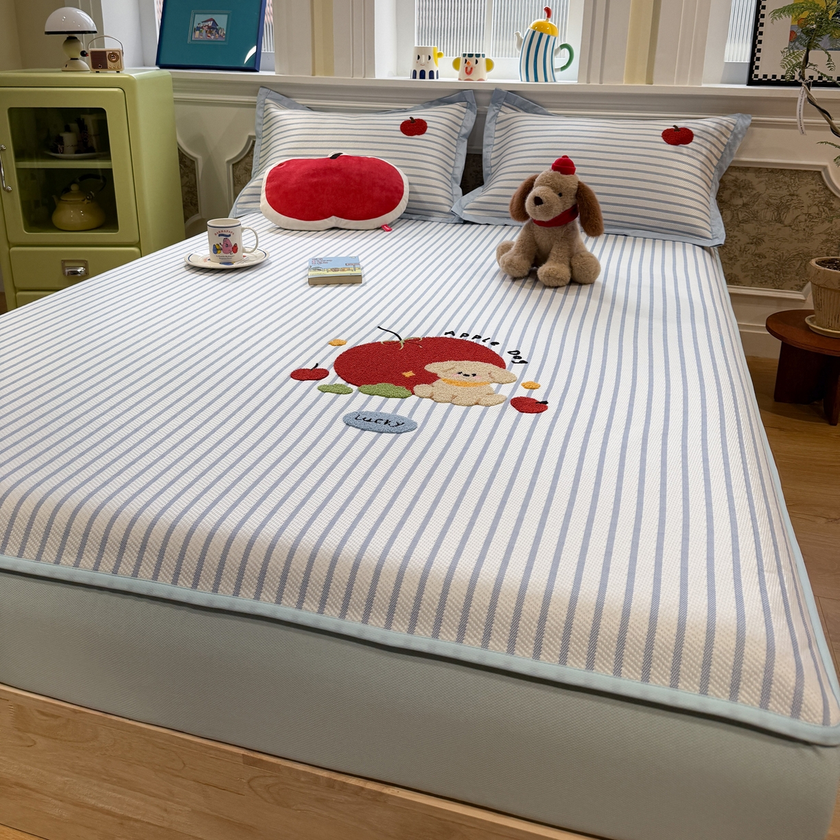 91家纺网 家纺一手货源 找家纺 雅居纺家纺 2026春夏新款PE凉感提花绣花凉席席子 床笠款-蓝条狗狗