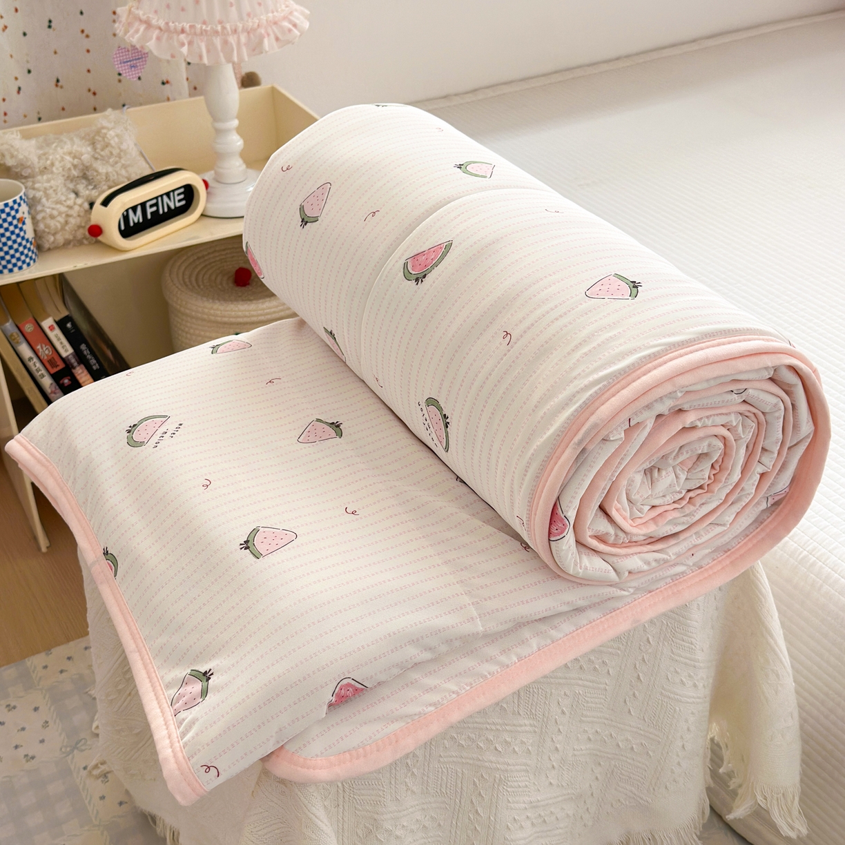 91家纺网 家纺一手货源 找家纺 希诺家居 2026春夏新款仿锦氨小冰皮凉感夏被空调被 夏日西瓜派