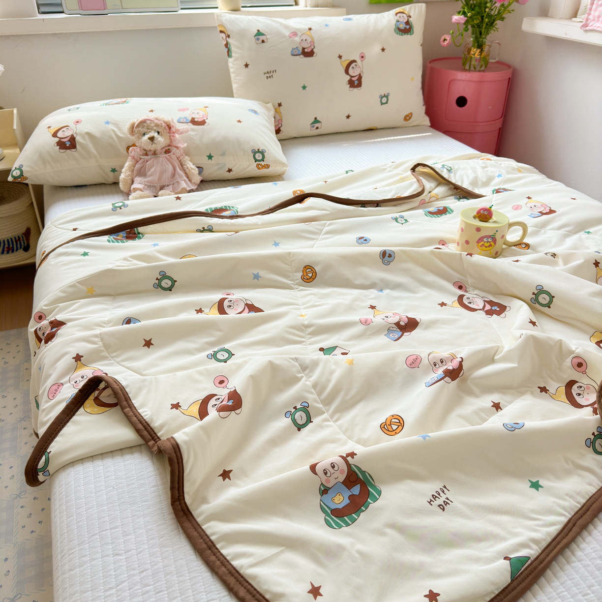 91家纺网 家纺一手货源 找家纺 希诺家居 2026春夏新款仿锦氨小冰皮凉感夏被空调被 气球星宝宝