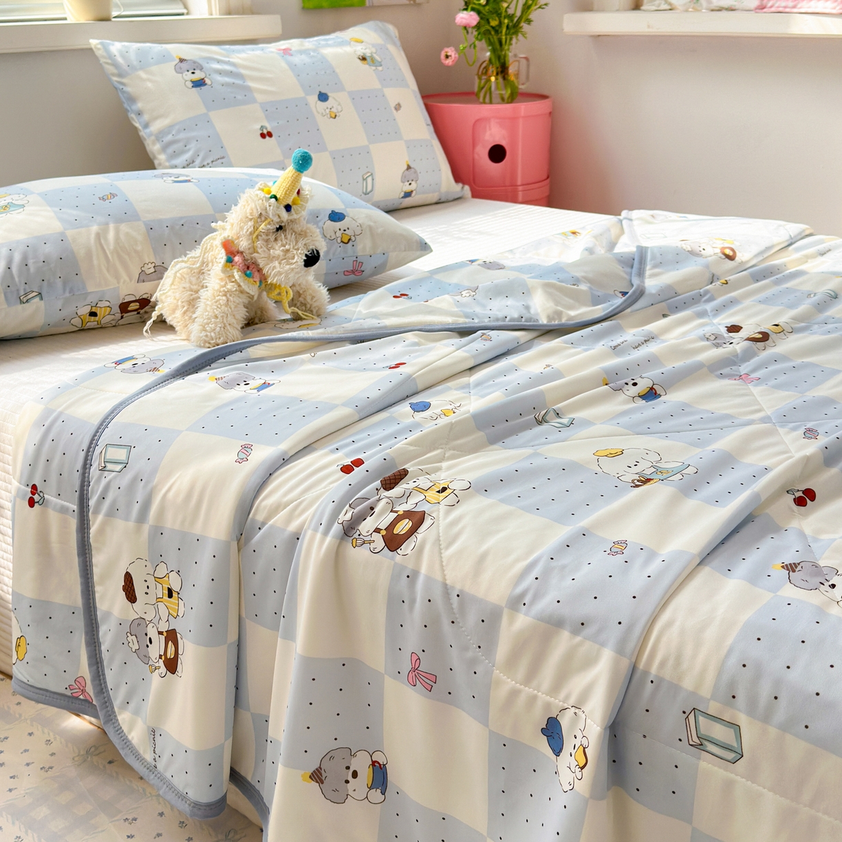 91家纺网 家纺一手货源 找家纺 希诺家居 2026春夏新款仿锦氨小冰皮凉感夏被空调被 蓝格奶汪