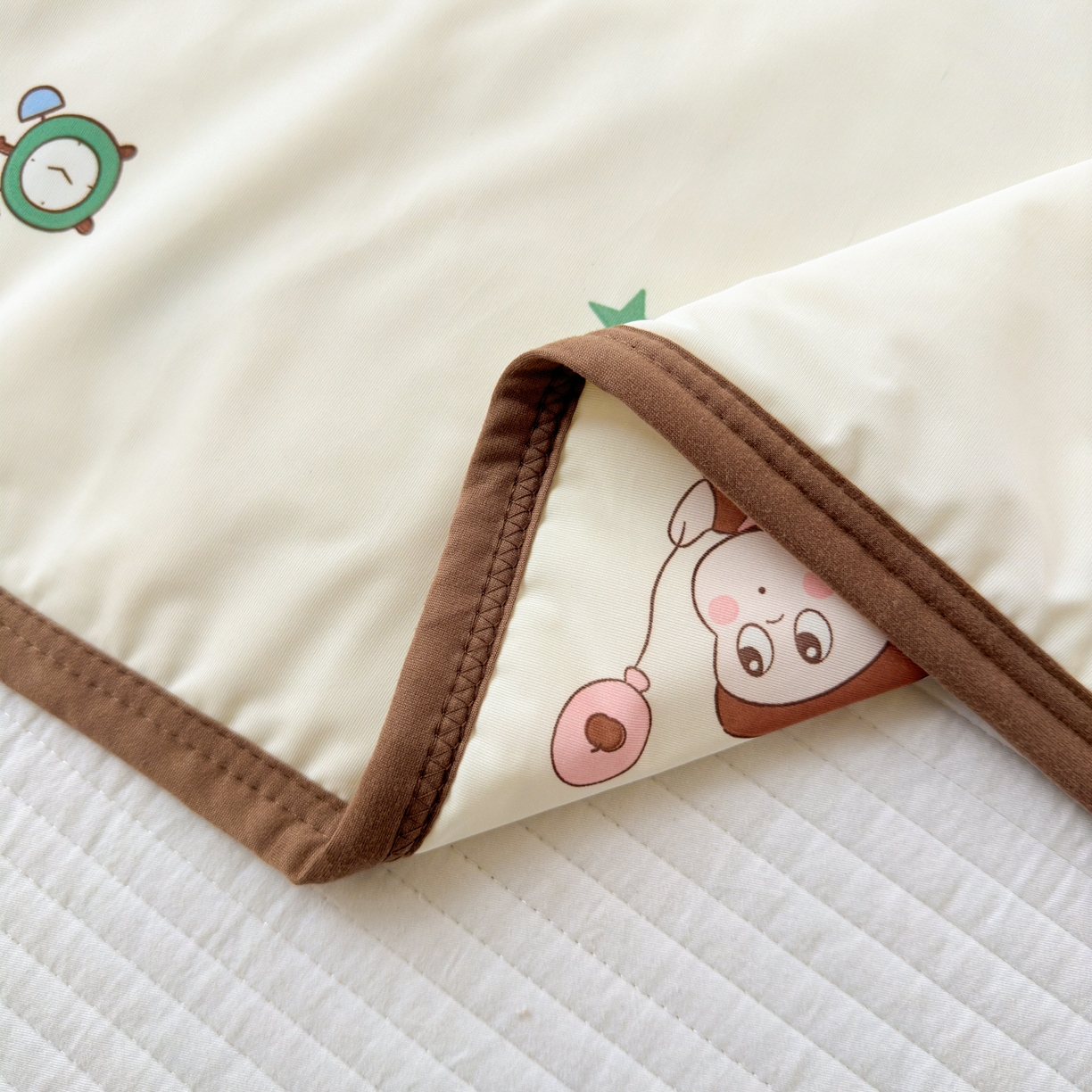 91家纺网 家纺一手货源 找家纺 希诺家居 2026春夏新款仿锦氨小冰皮凉感夏被空调被 气球星宝宝