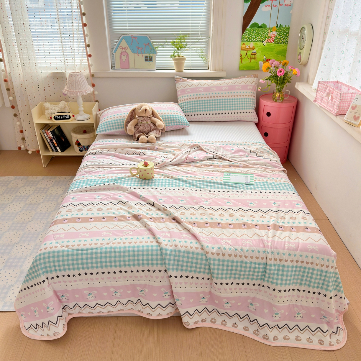 91家纺网 家纺一手货源 找家纺 希诺家居 2026春夏新款仿锦氨小冰皮凉感夏被空调被 童话小粉兔