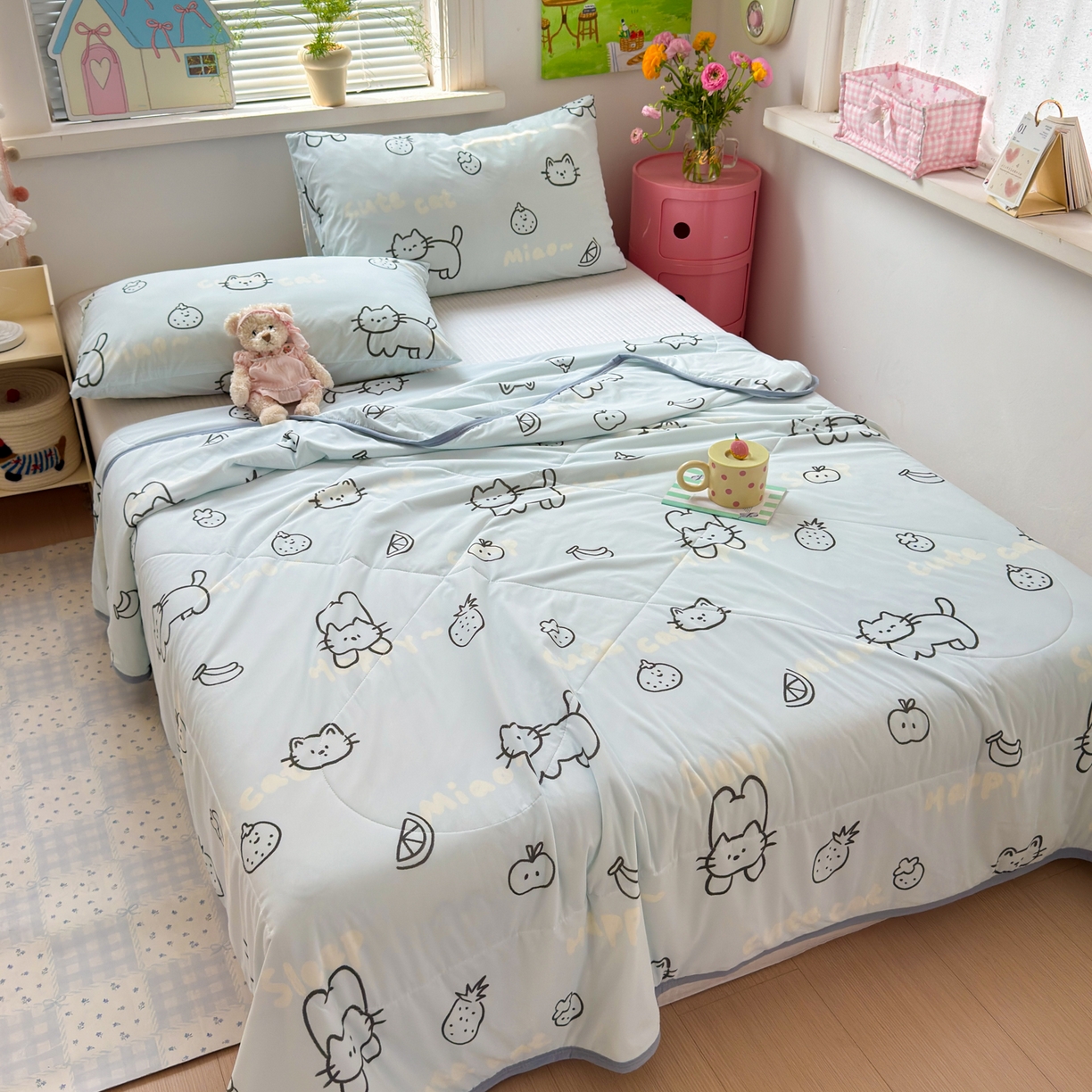 91家纺网 家纺一手货源 找家纺 希诺家居 2026春夏新款仿锦氨小冰皮凉感夏被空调被 猫咪果语