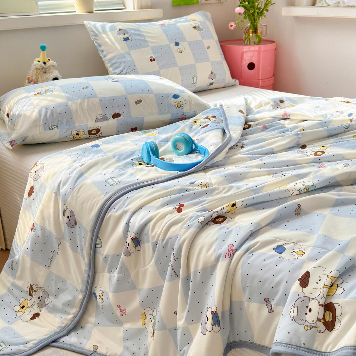 91家纺网 家纺一手货源 找家纺 希诺家居 2026春夏新款仿锦氨小冰皮凉感夏被空调被 蓝格奶汪