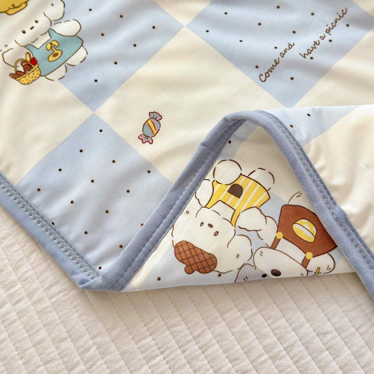 91家纺网 家纺一手货源 找家纺 希诺家居 2026春夏新款仿锦氨小冰皮凉感夏被空调被 蓝格奶汪