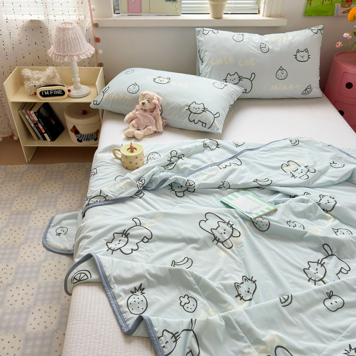 91家纺网 家纺一手货源 找家纺 希诺家居 2026春夏新款仿锦氨小冰皮凉感夏被空调被 猫咪果语