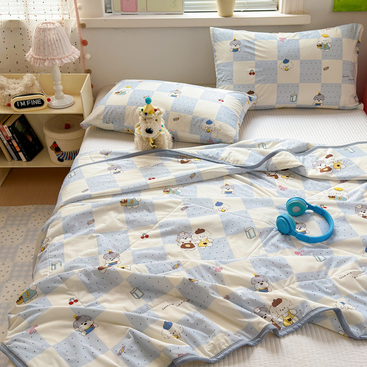 91家纺网 家纺一手货源 找家纺 希诺家居 2026春夏新款仿锦氨小冰皮凉感夏被空调被 蓝格奶汪