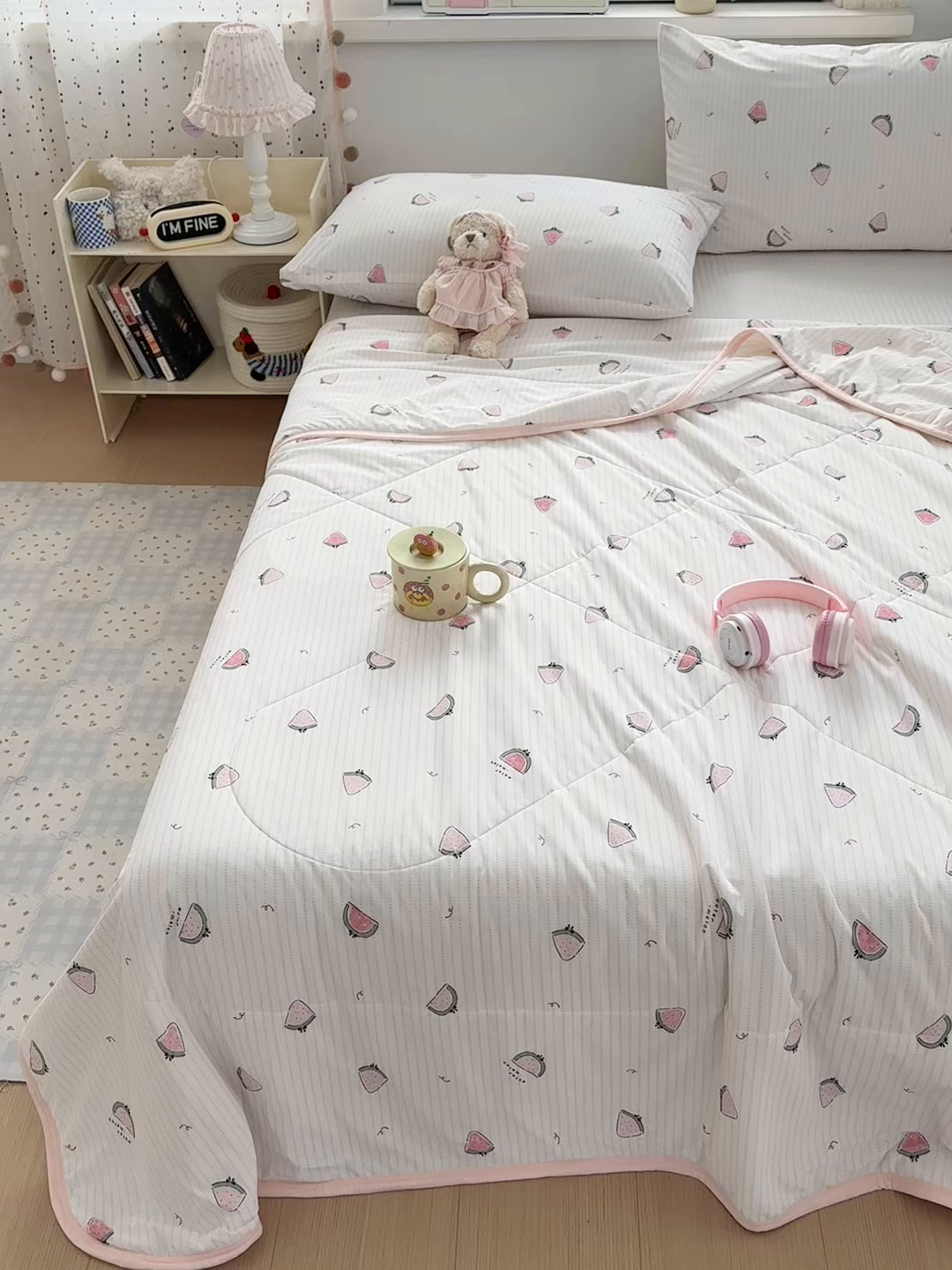 91家纺网 家纺一手货源 找家纺 希诺家居 2026春夏新款仿锦氨小冰皮凉感夏被空调被 夏日西瓜派