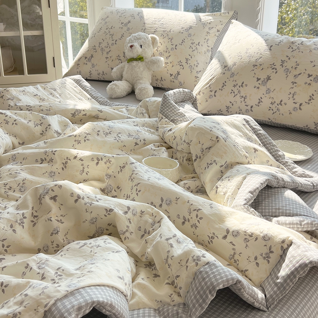 91家纺网 家纺一手货源 找家纺 宝士康家纺 2026新款抗菌亲肤棉田园碎花格子单夏被/夏被四件套 花枝漫天