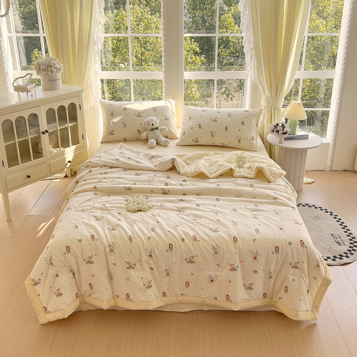 91家纺网 家纺一手货源 找家纺 宝士康家纺 2026新款抗菌亲肤棉田园碎花格子单夏被/夏被四件套 黄格星趣