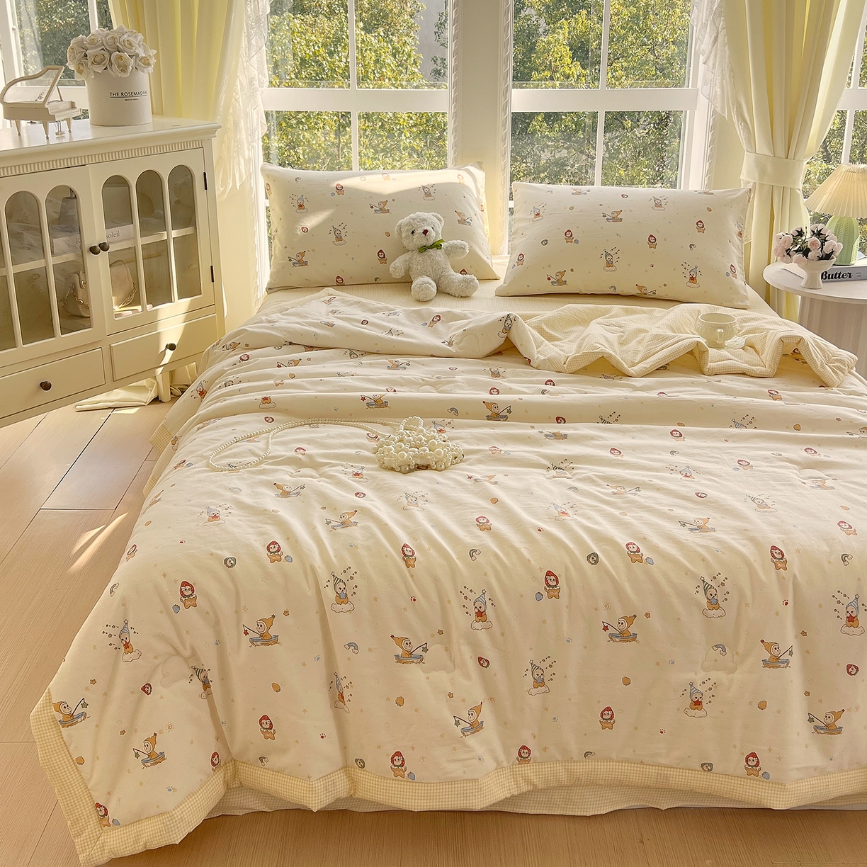 91家纺网 家纺一手货源 找家纺 宝士康家纺 2026新款抗菌亲肤棉田园碎花格子单夏被/夏被四件套 黄格星趣