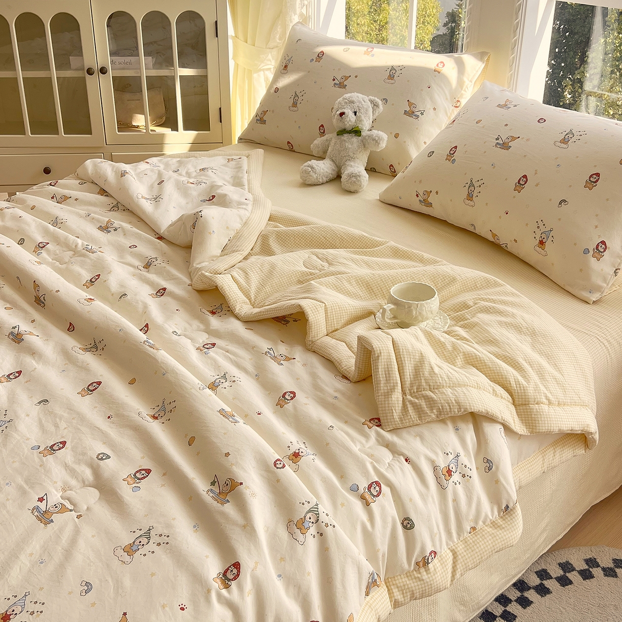 91家纺网 家纺一手货源 找家纺 宝士康家纺 2026新款抗菌亲肤棉田园碎花格子单夏被/夏被四件套 黄格星趣