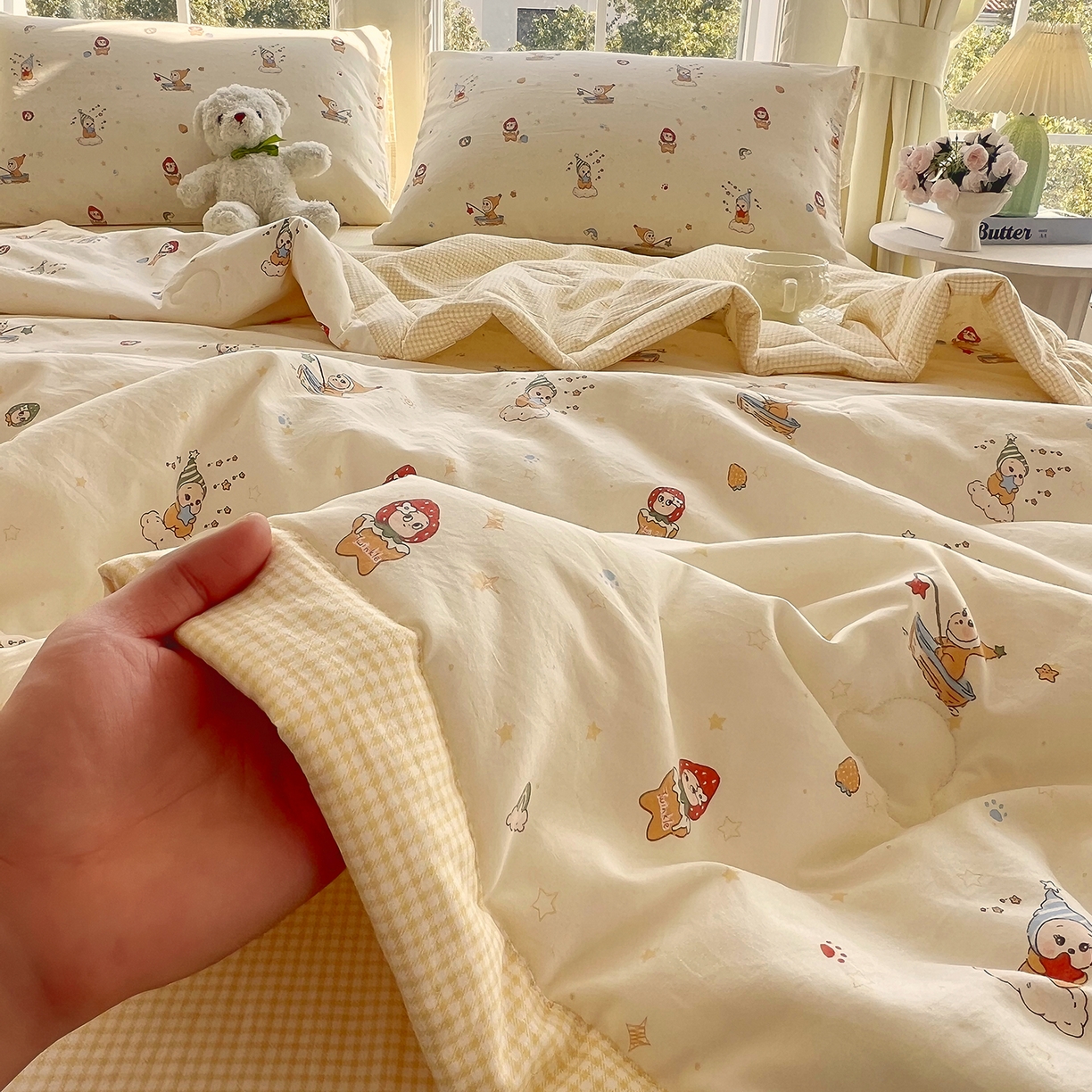 91家纺网 家纺一手货源 找家纺 宝士康家纺 2026新款抗菌亲肤棉田园碎花格子单夏被/夏被四件套 黄格星趣