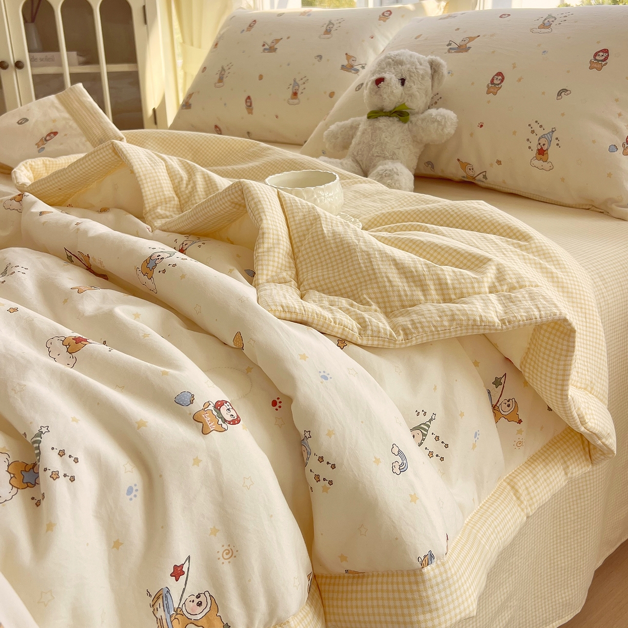 91家纺网 家纺一手货源 找家纺 宝士康家纺 2026新款抗菌亲肤棉田园碎花格子单夏被/夏被四件套 黄格星趣