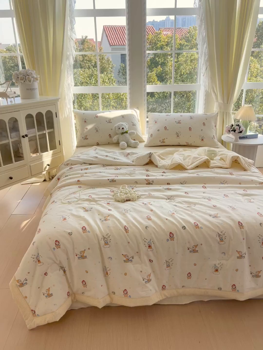 91家纺网 家纺一手货源 找家纺 宝士康家纺 2026新款抗菌亲肤棉田园碎花格子单夏被/夏被四件套 黄格星趣