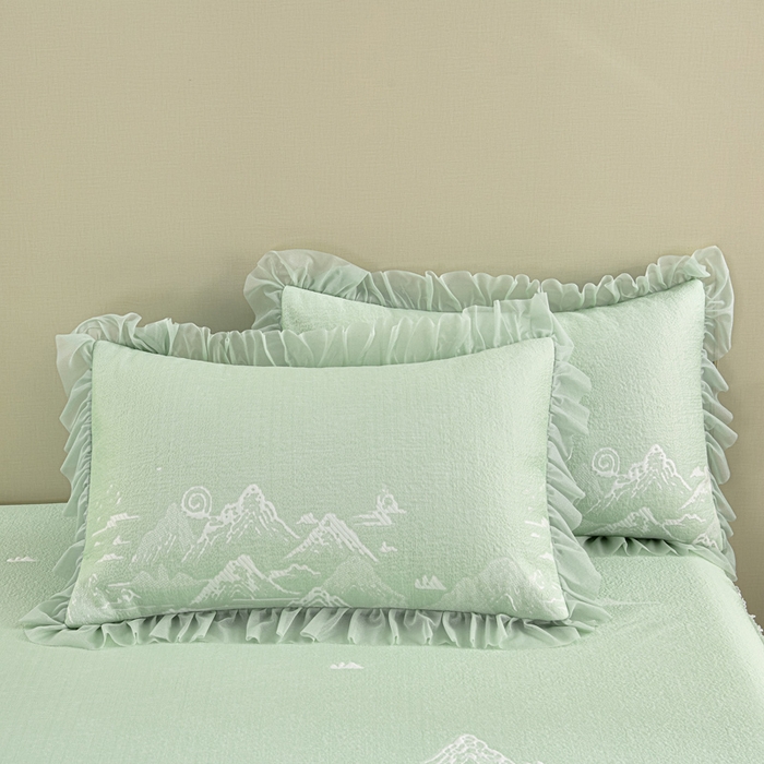 91家纺网 家纺一手货源 找家纺 畅畅家纺 2026新款提花面料530克PE凉感因子冰豆豆凉席床裙三件套 山水-绿