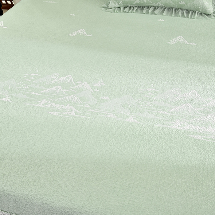 91家纺网 家纺一手货源 找家纺 畅畅家纺 2026新款提花面料530克PE凉感因子冰豆豆凉席床裙三件套 山水-绿
