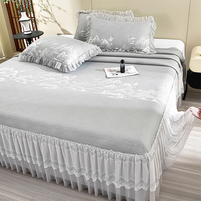 91家纺网 家纺一手货源 找家纺 畅畅家纺 2026新款提花面料530克PE凉感因子冰豆豆凉席床裙三件套 山水-灰