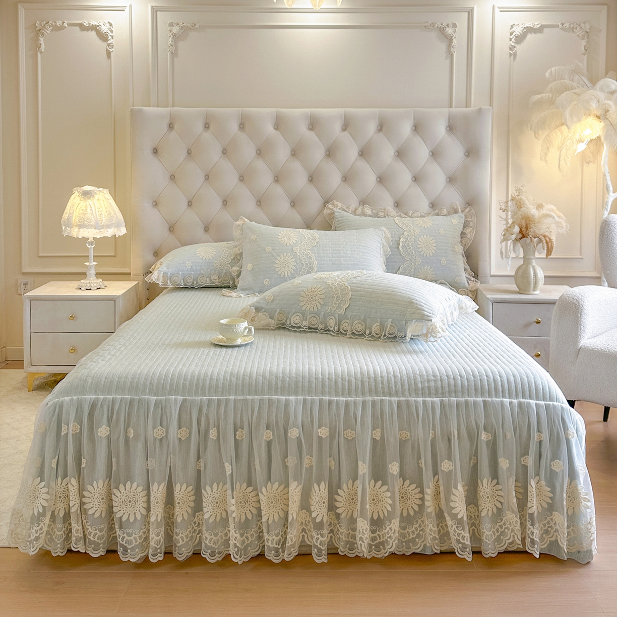 91家纺网 家纺一手货源 找家纺 （总）恋尚 2026新款甜梦花嫁色织麻床裙蕾丝夹棉床裙床笠控价床裙135起，床裙三件170，甜梦花嫁系列