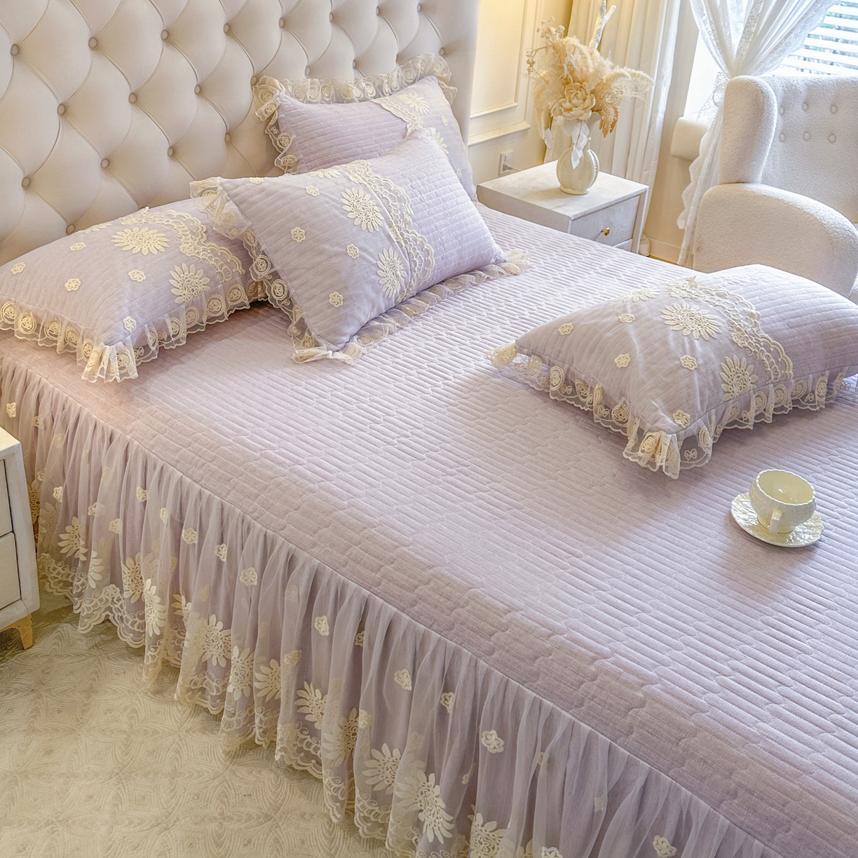 91家纺网 家纺一手货源 找家纺 恋尚 2026新款甜梦花嫁色织麻床裙蕾丝夹棉床裙床笠控价床裙135起，床裙三件170，甜梦花嫁系列 甜梦花嫁-香芋紫