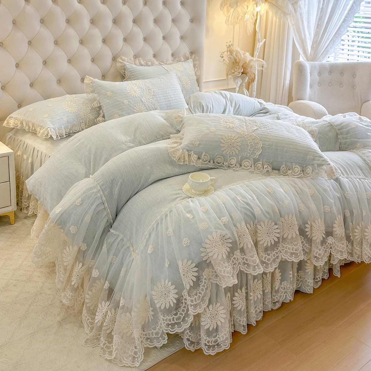 91家纺网 家纺一手货源 找家纺 恋尚 2026新款色织麻夹棉床裙四件套 控价四件套270，甜梦花嫁系列 甜梦花嫁-清新蓝