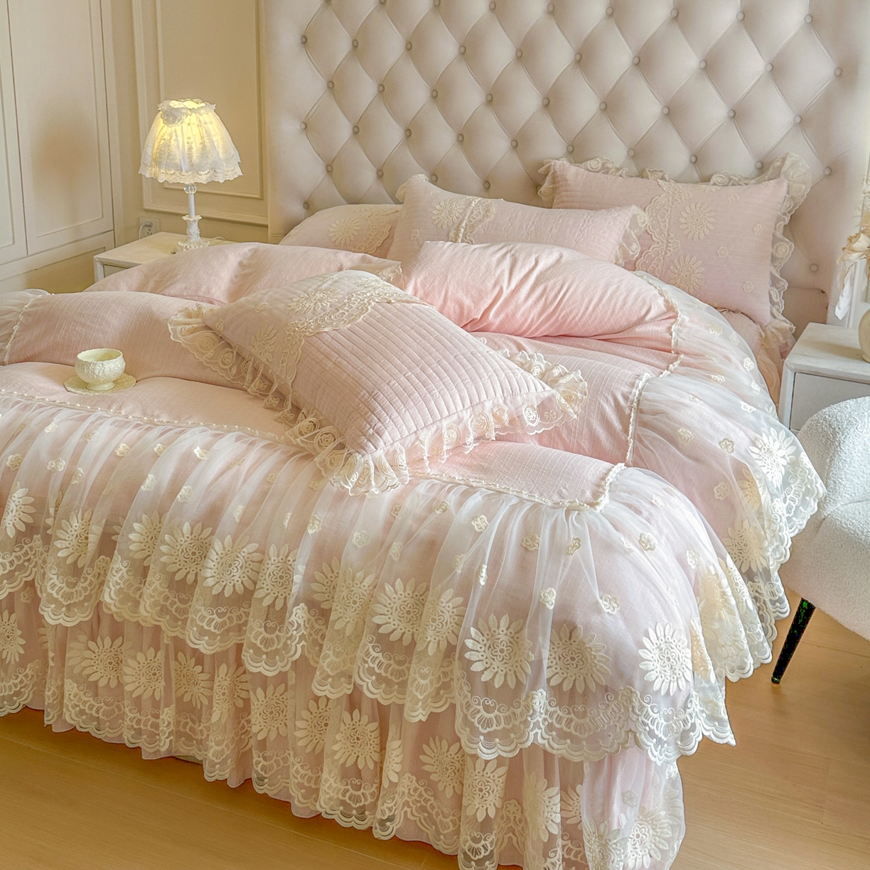 91家纺网 家纺一手货源 找家纺 恋尚 2026新款色织麻夹棉床裙四件套 控价四件套270，甜梦花嫁系列 甜梦花嫁 少女粉