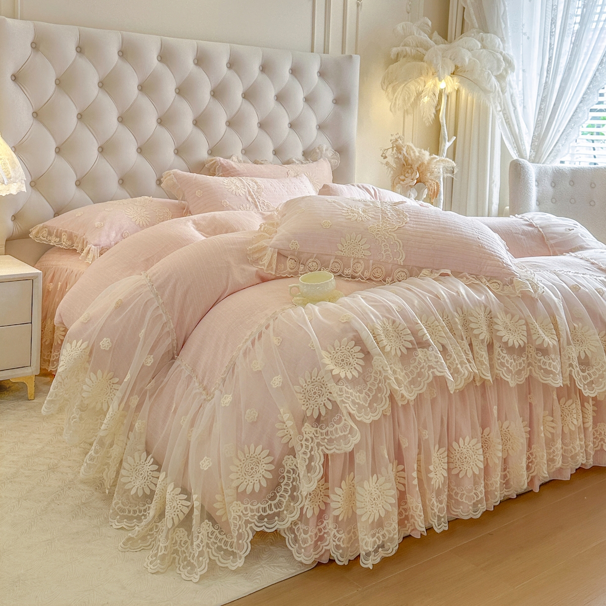 91家纺网 家纺一手货源 找家纺 恋尚 2026新款色织麻夹棉床裙四件套 控价四件套270，甜梦花嫁系列 甜梦花嫁 少女粉