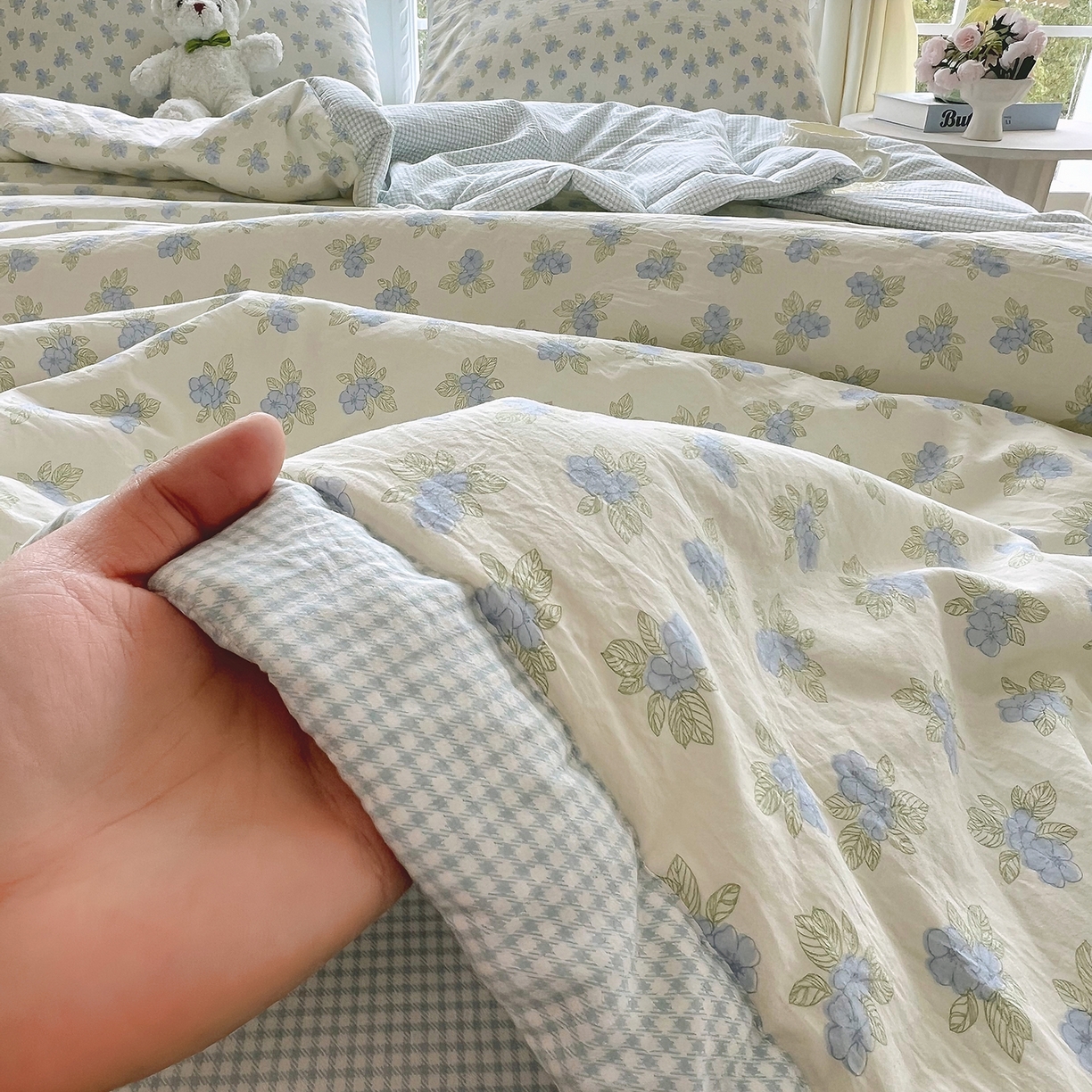 91家纺网 家纺一手货源 找家纺 宝士康家纺 2026新款抗菌亲肤棉田园碎花格子单夏被/夏被四件套 兰黛雾语