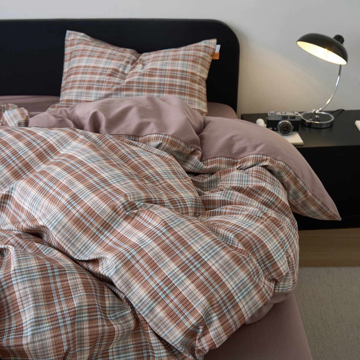 91家纺网 家纺一手货源 找家纺 女子家纺 2026新款全棉13070简约格子系列四件套 赤茶格