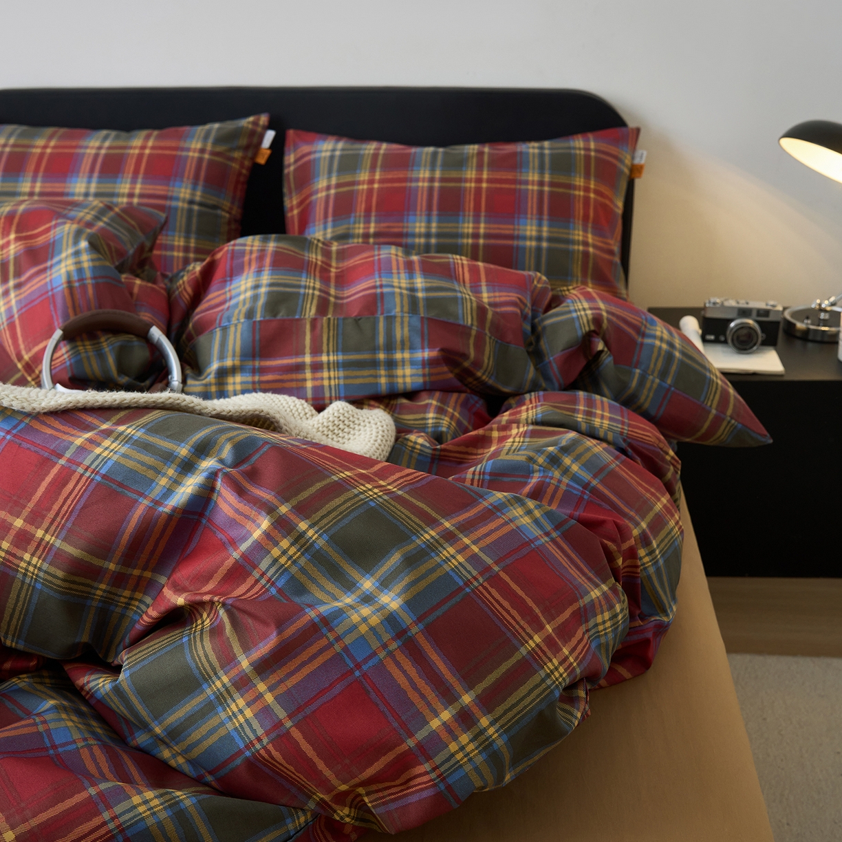 91家纺网 家纺一手货源 找家纺 女子家纺 2026新款全棉13070简约格子系列四件套 英伦-炽焰红