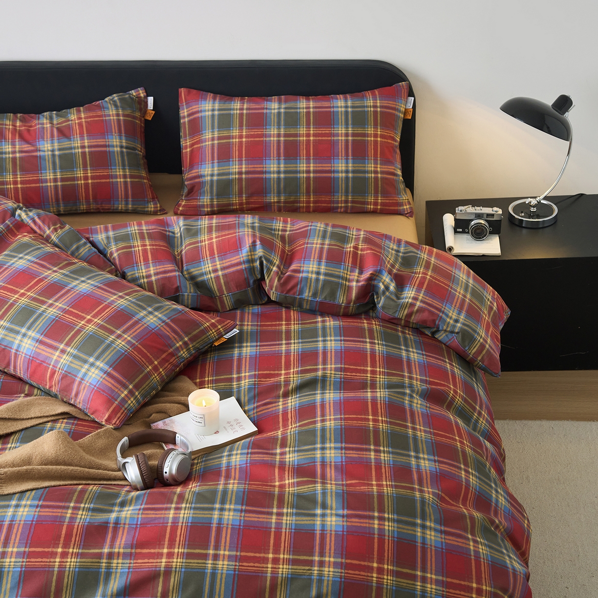 91家纺网 家纺一手货源 找家纺 女子家纺 2026新款全棉13070简约格子系列四件套 英伦-炽焰红