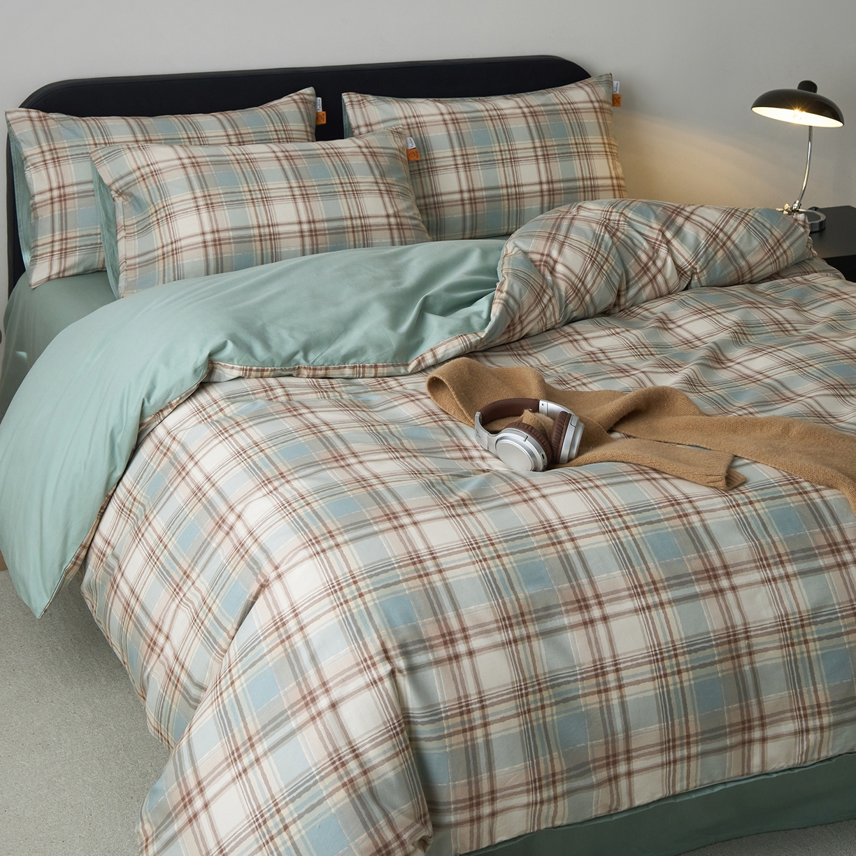 91家纺网 家纺一手货源 找家纺 女子家纺 2026新款全棉13070简约格子系列四件套 英伦-蓝咖